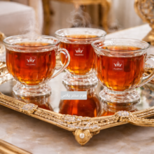 فنجان پایه دار خطی سلطنتی YUJING
